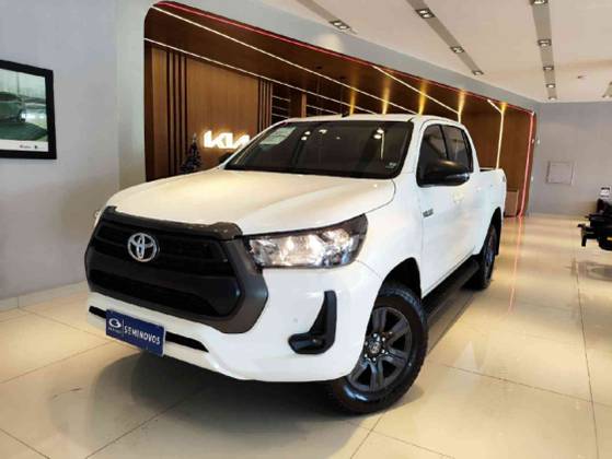 TOYOTA HILUX 2.8 D-4D TURBO DIESEL CD SR 4X4 AUTOMÁTICO